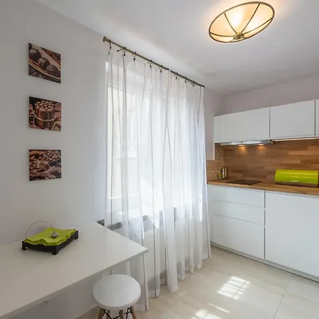 Around Market Square Apartment Krakow