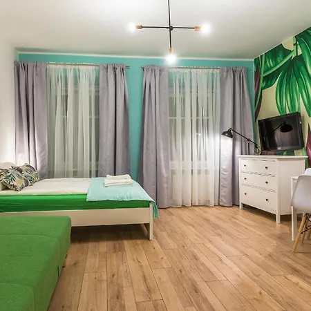 Apartment Around Market Square *