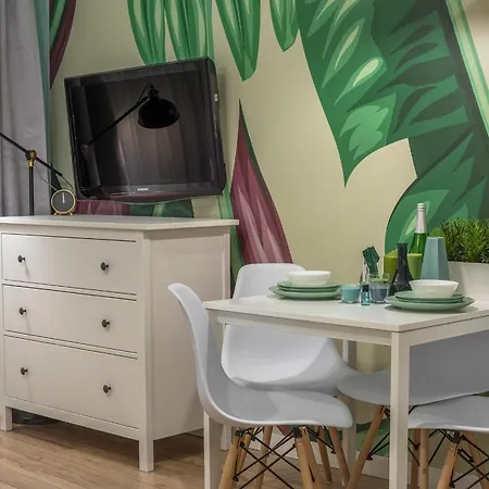 Apartment Around Market Square