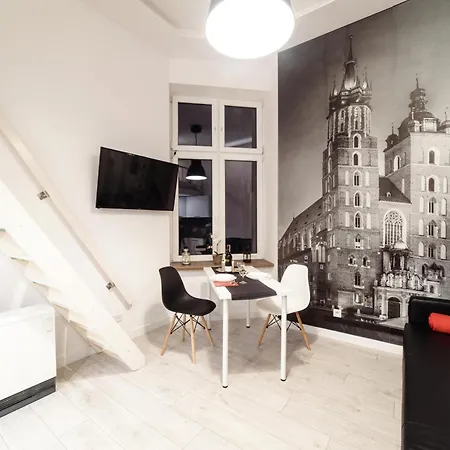 2 Nights Apartments - Great Location, Right Next To Main Rail And Bus Station, 10 Min To Main Square By Foot 3*