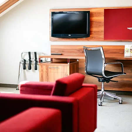 Otel Holiday City Centre By Ihg 5*