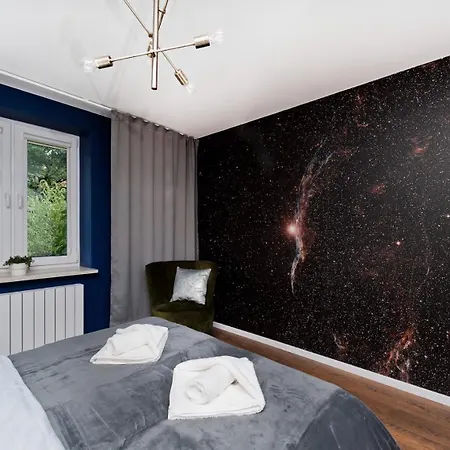 Charming With Balcony, Jewish District Apartment *