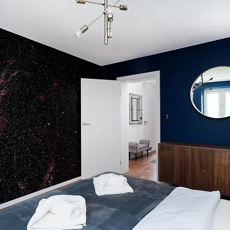 Charming With Balcony, Jewish District Apartment *