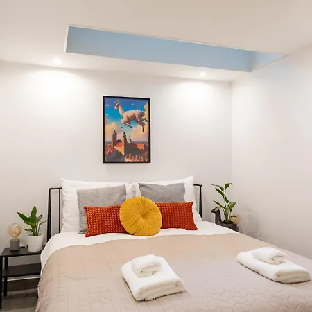 Luxe Living Kazimierz With Patio *