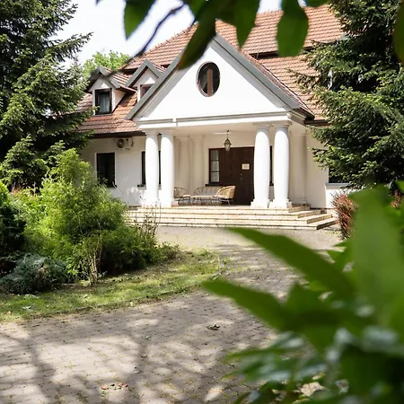 Hotel apartamentowy W Dworku Cheval *