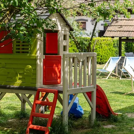 W Dworku Cheval Aparthotel