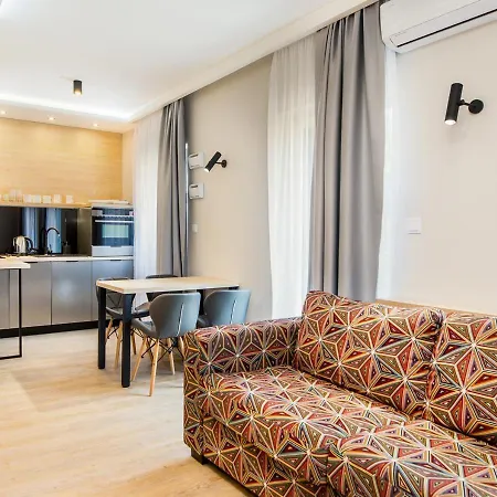 아파트 Inpoint G11 Near Old Town & Kazimierz District & Parking Option 크라쿠프