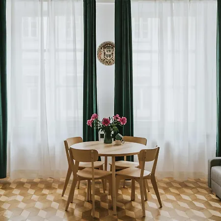 Apartment S18