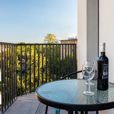 Inpoint Drive - Stay&park Free Aparthotel Krakow