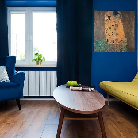 Charming With Balcony, Jewish District Apartment *
