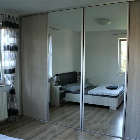 Apartment Pleasant Private And Fully Equipped With Private Parking Space Close To District Kazimierz Krakow