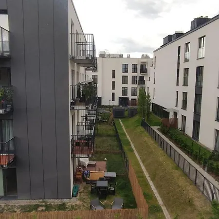 Pleasant Private And Fully Equipped With Private Parking Space Close To District Kazimierz *