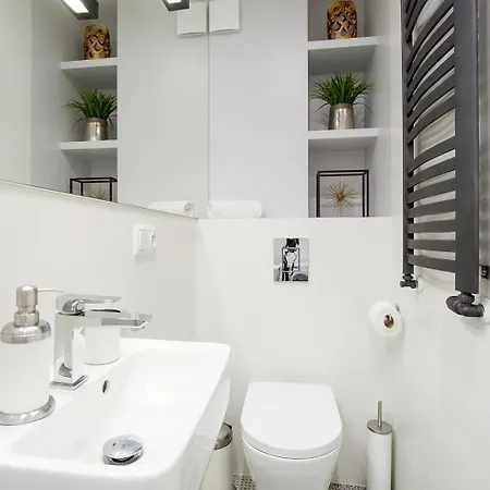 Novumhouse - Main Railway Station Bed & Breakfast 2*