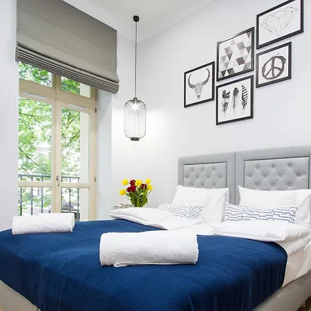 Novumhouse - Main Railway Station Bed & Breakfast 2*