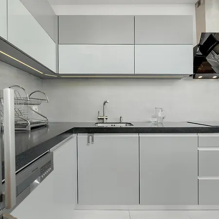 Gamers' Paradise - Modern With Parking In Cracow By Renters Apartment Krakow