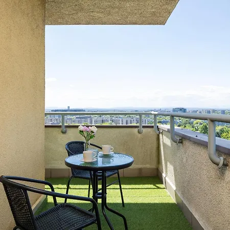 Gamers' Paradise - Modern With Parking In Cracow By Renters Apartment *