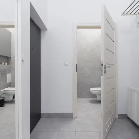3 Bedroom - Rynek Podgorski 15 Apartment *