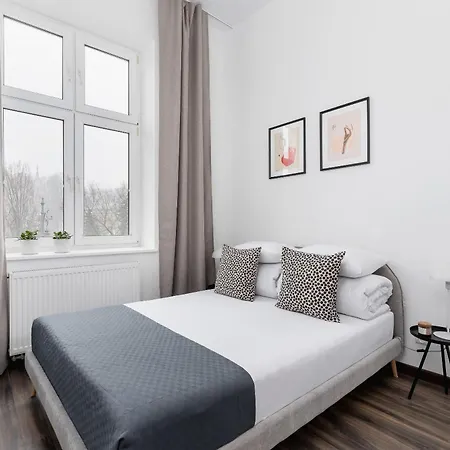 Apartment 3 Bedroom - Rynek Podgorski 15 *
