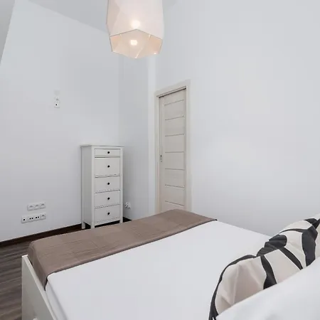 3 Bedroom - Rynek Podgorski 15 Apartment Krakow