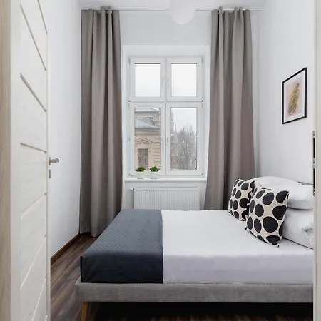 Apartment 3 Bedroom - Rynek Podgorski 15 *