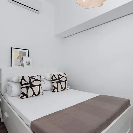 3 Bedroom - Rynek Podgorski 15 Apartment Krakow