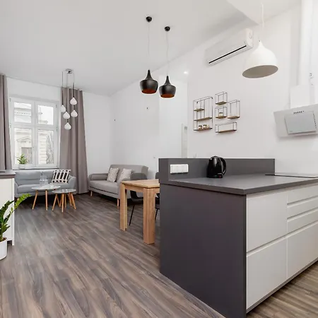 Apartment 3 Bedroom - Rynek Podgorski 15 *