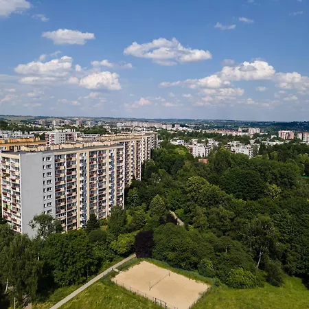 Park Tysiaclecia Grey Studio Apartment