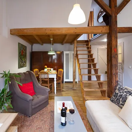 Sky's The Limit! Spacey Loft Krakow