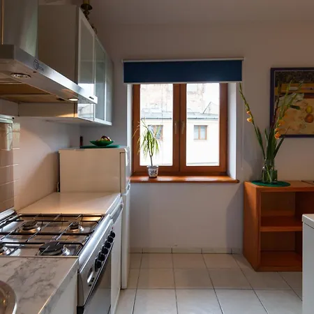 Apartment Sky's The Limit! Spacey Loft