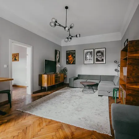 Antique Old Town Apartamento *