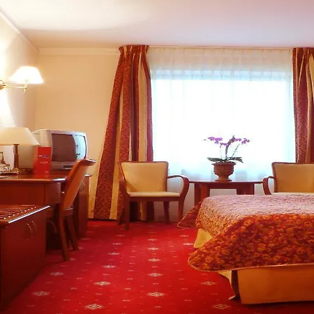 Hotel Sympozjum & 4*