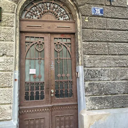 Vintage Charm In Old Town Jozefa Sarego A