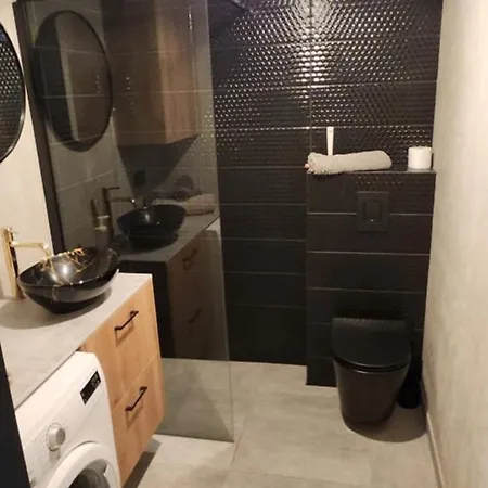 Castle Loft Apartment,spa, Gym ,sauna & Swimming Pool Free Parking Apartament