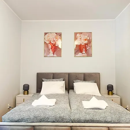 Large 2 Bedrooms And Living Room, Kazimierz District Kraków