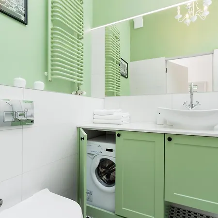 Apartment With Balcony - Dietla 109 Street *