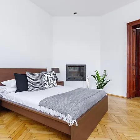 Two Bedroom - Dietla 51 Street Apartment *