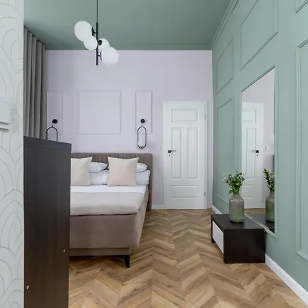 Two Bedroom - Dietla 11 *