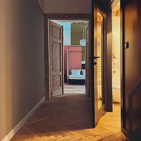Apartment Quiet Luxury On Florianska Krakow