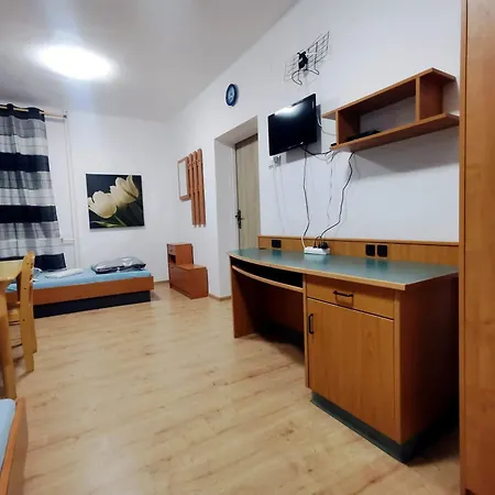Hostel Plus Hostel *