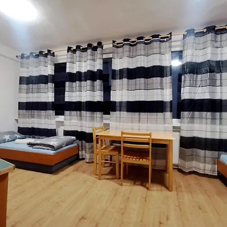 Hostel Hostel Plus *