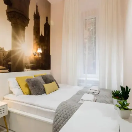 One Bedroom - Dluga 30 Street Apartment