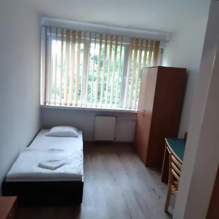 Hostel Plus Hostel *