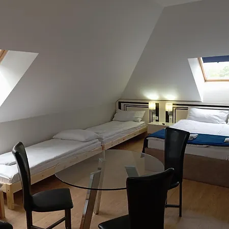 Aparthotel Kontrast 4*