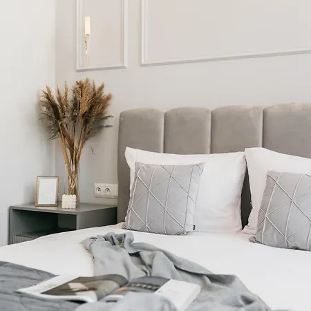 Old Town Oasis - Loftaffair Apartment *