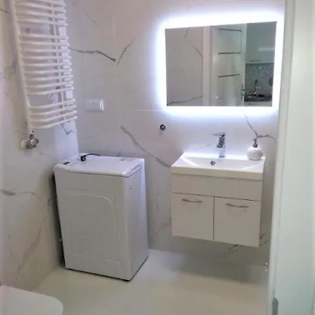 Apartament 2-osobowy Przy Plywajacych Basenach Zakrzowek * Krakow