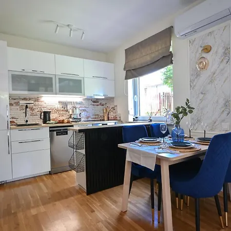 Malinowelove Aircon, 3 Rooms, Parking, Ogrod