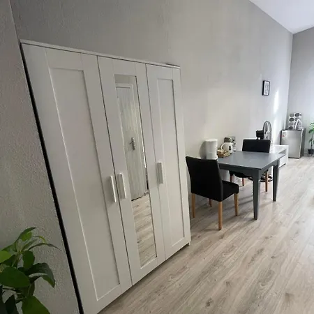 Old 1 Apartment *