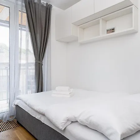 Podgorze With Balcony Apartment