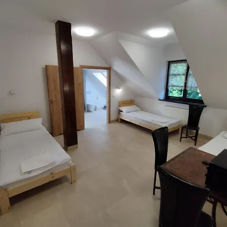 Aparthotel Kontrast 4*