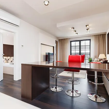 With Private Parking - Lubicz 17 Street Apartment *